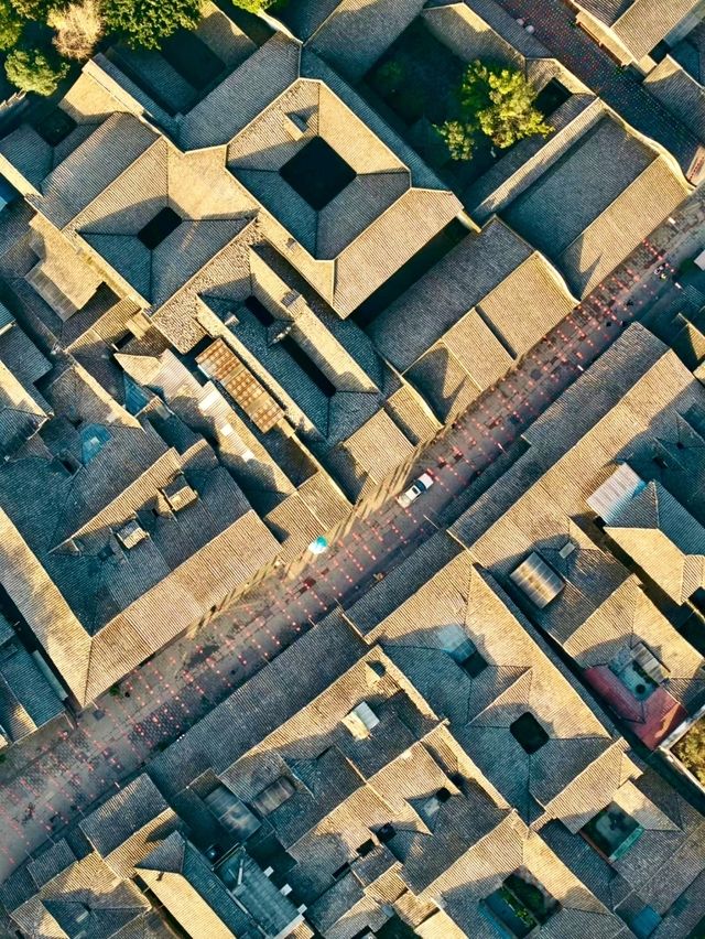 The Charm of Yuantong Ancient Town