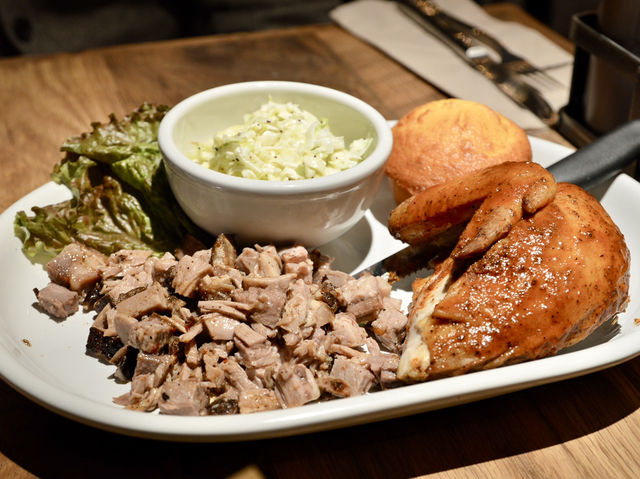Juicy Burgers & Craft Beer at SMOKEHOUSE
