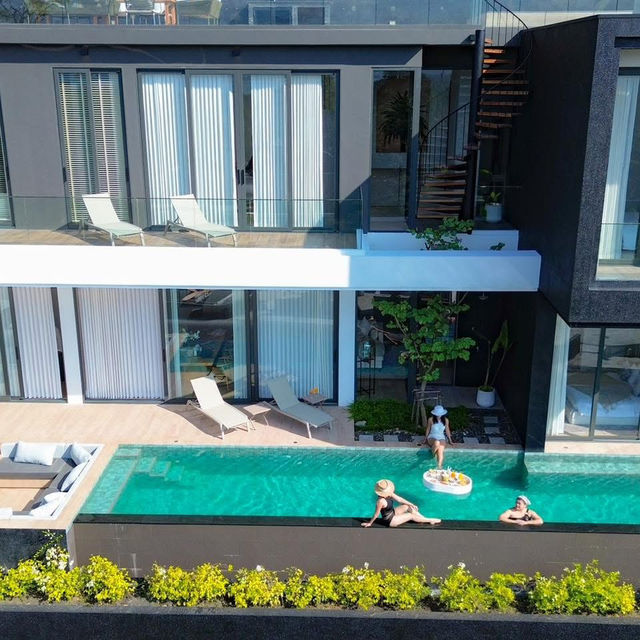 พูวิลล่าหลังใหญ่ 4 ห้องนอน หลังใหญ Phuket