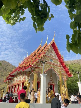 Wat Tham Faed: The Legend of Lek Lai