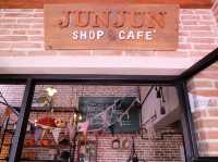 Junjun Shop Cafe' : คาเฟ่คัพเค้กจิ๋ว เชียงใหม่