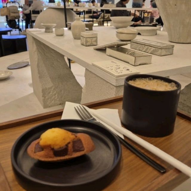 동탄 롯데백화점 전시가 있는 카페 '엘리먼트'