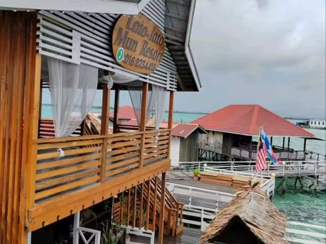 "Lato Lato Mun Resort: A Floating Paradise in Semporna"