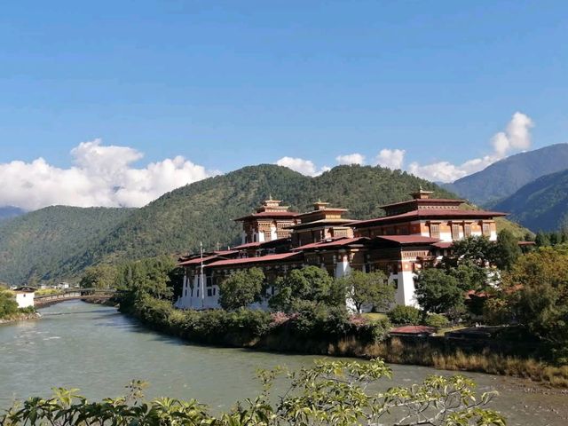 Bhutan – Happiness in Harmony with Nature