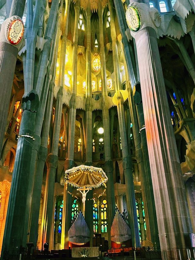 西班牙著名旅遊城市巴塞羅那旅行攻略，適合打卡拍照📸