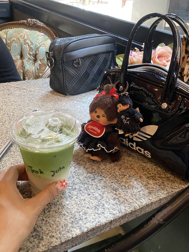 Trok Jula ตรอกจุฬา คาเฟ่ คาเฟ่สไตล์ 90‘S