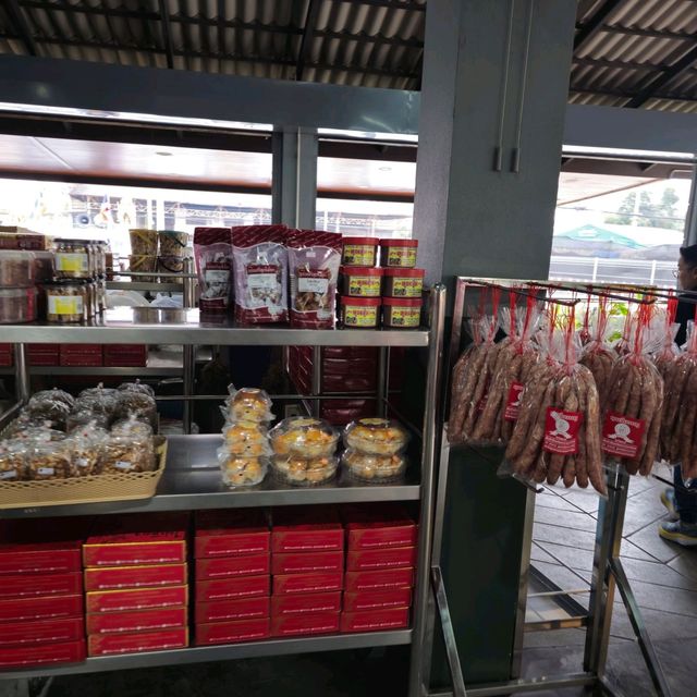 ร้านข้าวขาหมู ในตำนานของนครปฐม