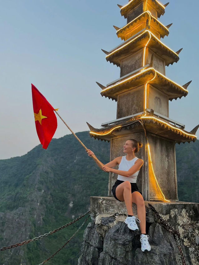 Du lịch HANG MÚA