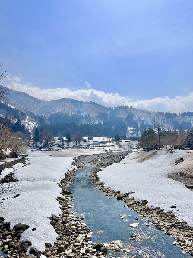 🇯🇵 白川鄉 不是只有小屋 還有壯麗的河川和山🏞️🏔️