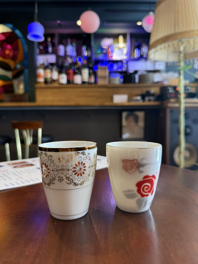 伊香保で味わうジビエと個性派ドリンク「ニューベルバラ」—カフェとバーの二つの顔を持つ隠れ家