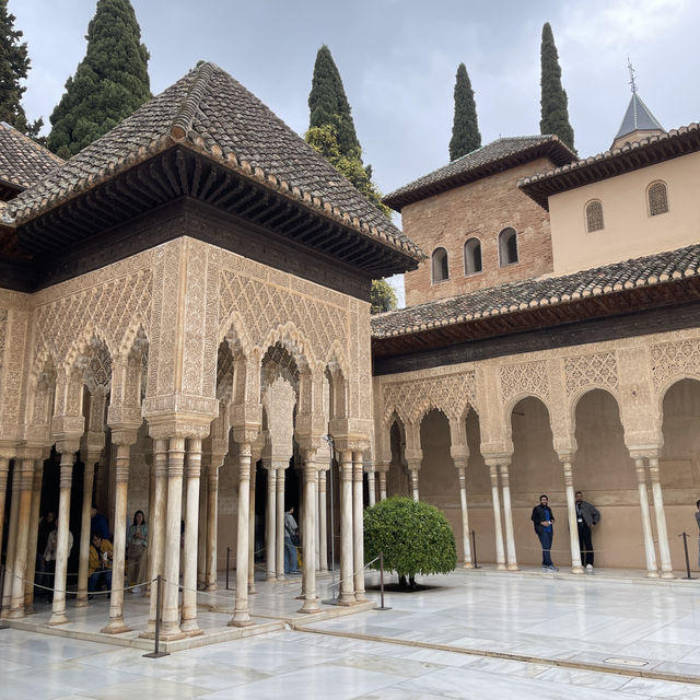 Granada ศิลปะแห่งอันดาลูเซีย สเปนตอนใต้