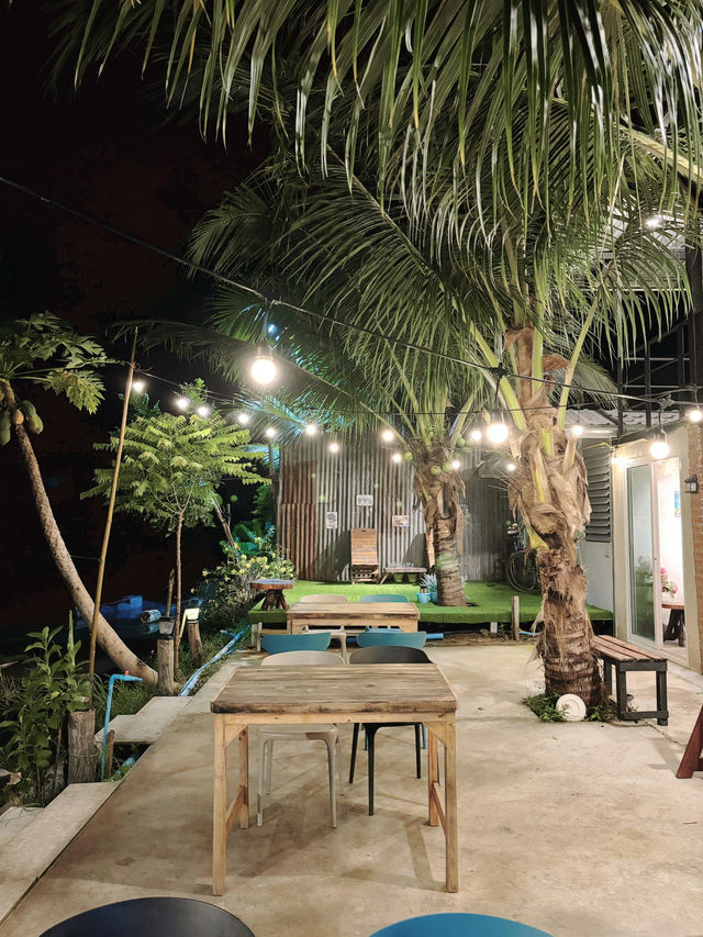 คาเฟ่+ร้านอาหาร สไตล์บ้านสวน ที่ อ.เทพสถิต