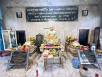ขอพรโชค ลาภ ทำมาค้าขึ้น ที่วัดลำบัวลอย