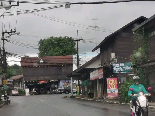 ซุ้มประตูเมืองลับแลแลนด์มาร์คเมืองลับแล