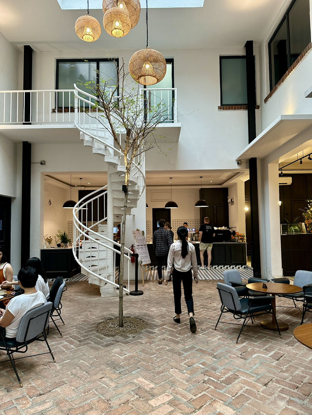 When You’ve Had Enough of Street Food—This KL Restaurant Delivers Elegance