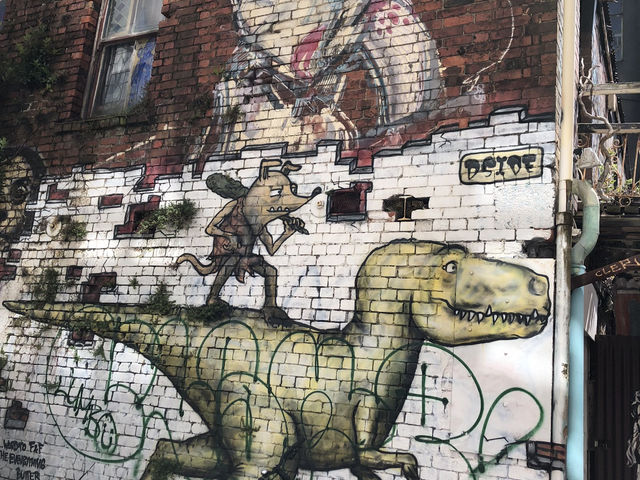 Wall art 巡り！ 