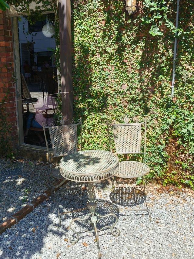 Where Café Meets Gallery