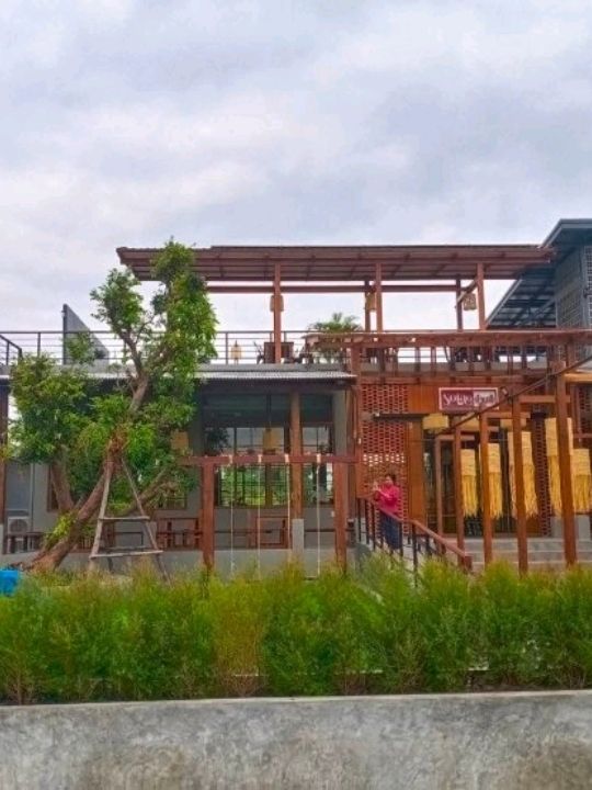 "โซลาวบ้านเจ๊" 