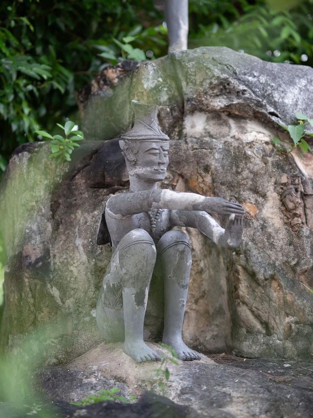 石像一つひとつに宿る、タイの知恵と祈り。🪷🗿