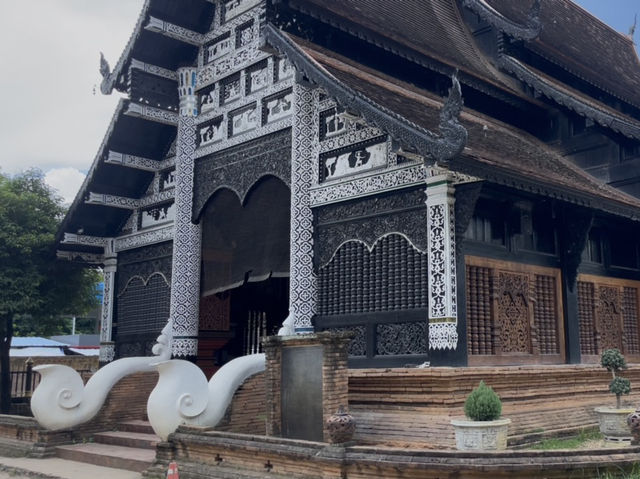 วัดโลกโมฬี เสน่ห์ล้านนาโบราณกลางเมืองเชียงใหม่