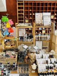 Gaya Street’s Artsy Treasure Trove 