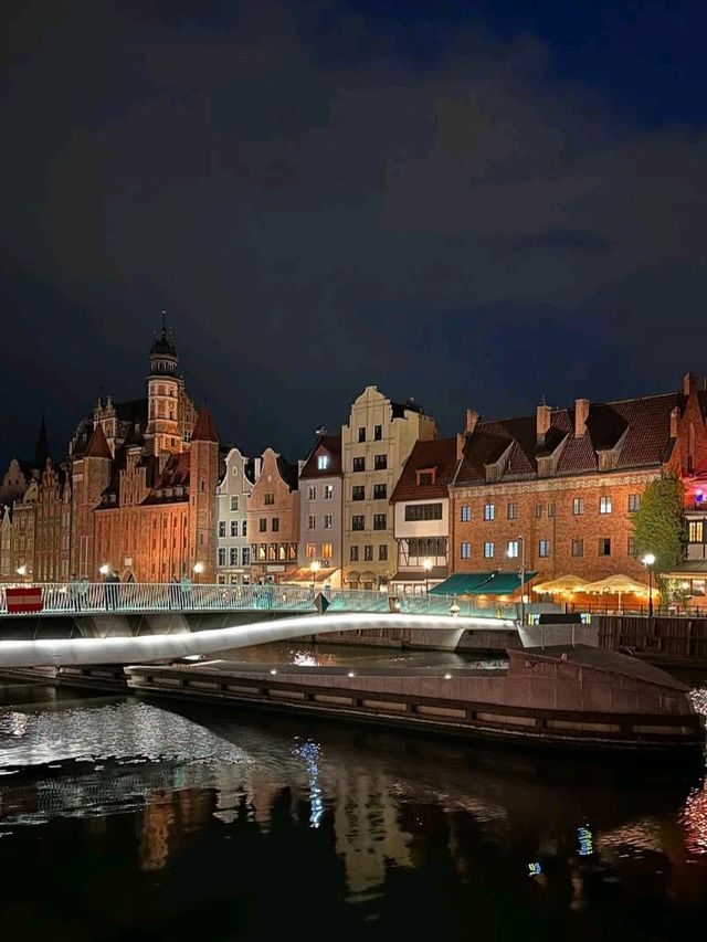 🇵🇱✨ Europe 🌍 Gdańsk – Poland’s Colorful Treasure Without Breaking the Bank! ✨🇵🇱