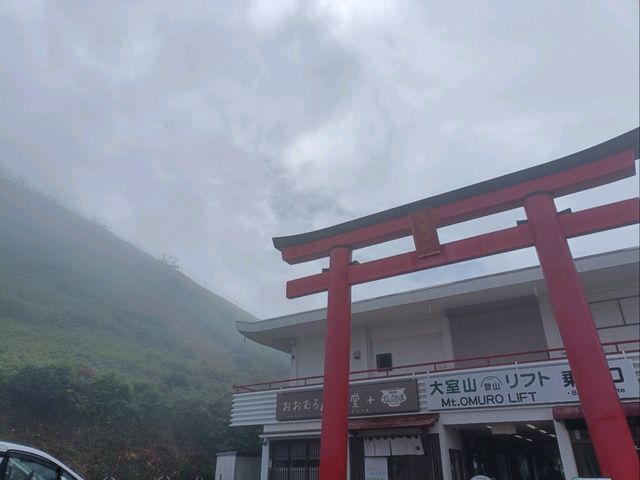 Self drive to experience Edo period traditions and sights to modern city