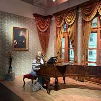 Budapest's Hidden Gem: The Madame Tussauds Wax Museum! ✨📸