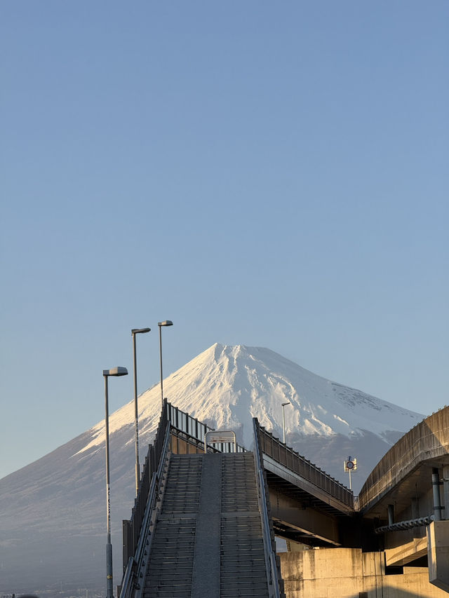 Reflection of the Tallest Peak in Japan 