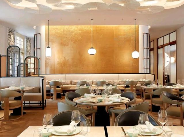 Enjoy Delicious Food - Raffles Hotel Jakarta 