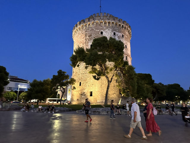 【Alexander the Great Garden｜テッサロニキ海沿いの癒し空間。夕暮れ時の散歩が格別】