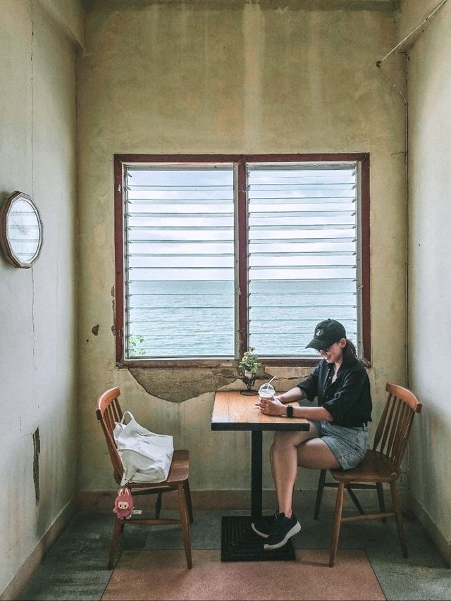 Sip, Snap, Repeat – Hidden Lab Café is a Coastal Dream! ☕🌊 