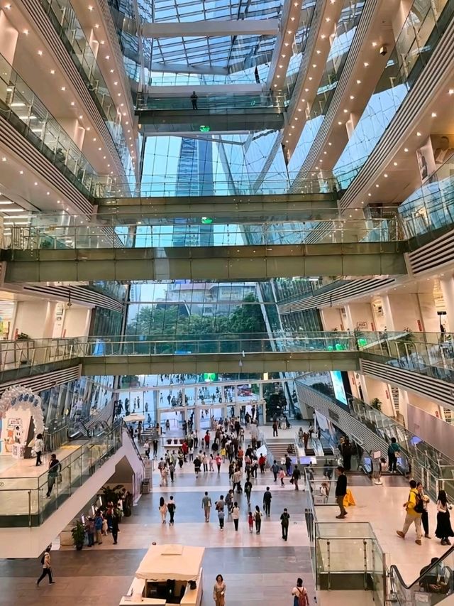 GUANGZHOU LIBRARY · THE WORLD’S MOST FUTURISTIC BOOK TEMPLE