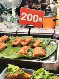曼谷｜走出百貨就能開吃！Central World門口街頭夜市美食太讚了