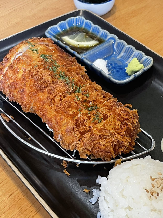 💛 신촌 데이트 코스 추천 – 카레 한 그릇, 꽃 향기 한 잔