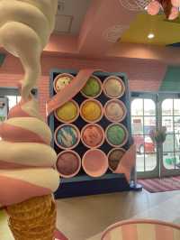 【宮古島　ポップで可愛い店内のアイス屋さん🍨】