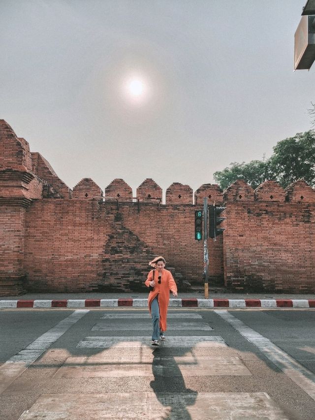 Strolling Through Time at Tha Phae Gate, Chiang Mai 🏯