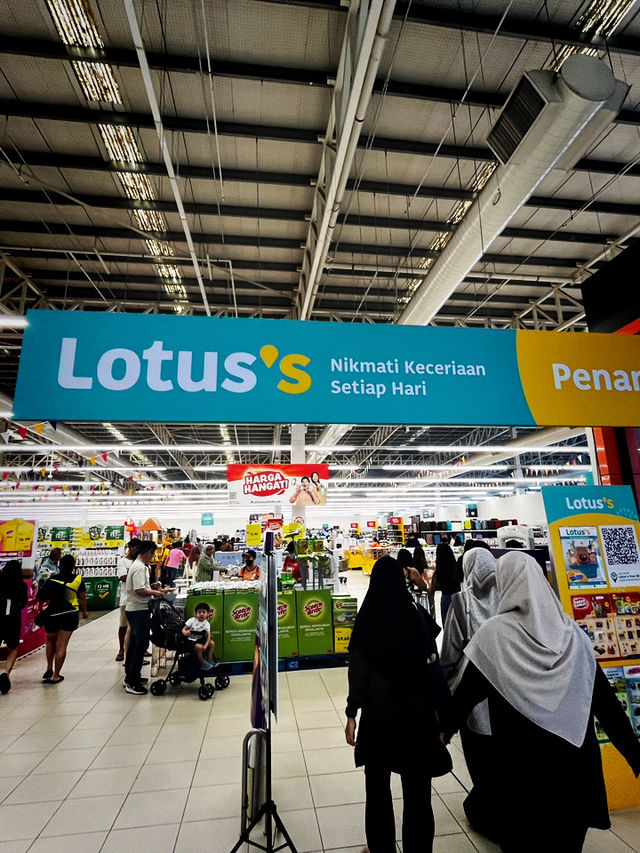 Lotus’s E-Gate, Penang – A Summer Convenience Hub