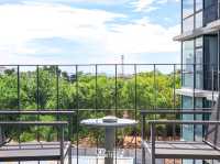 พักผ่อนแบบสบาย ๆ ใจกลางเมืองพัทยา ที่ Altera