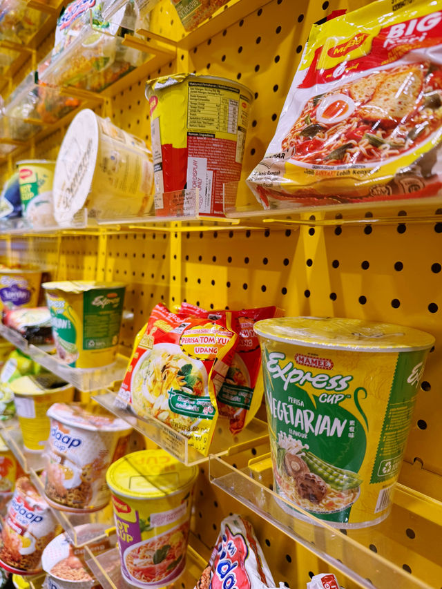 PSA to All Ramyeon & Maggi Fans: This KKV Outlet Is Your Dreamland 📢🍜💛