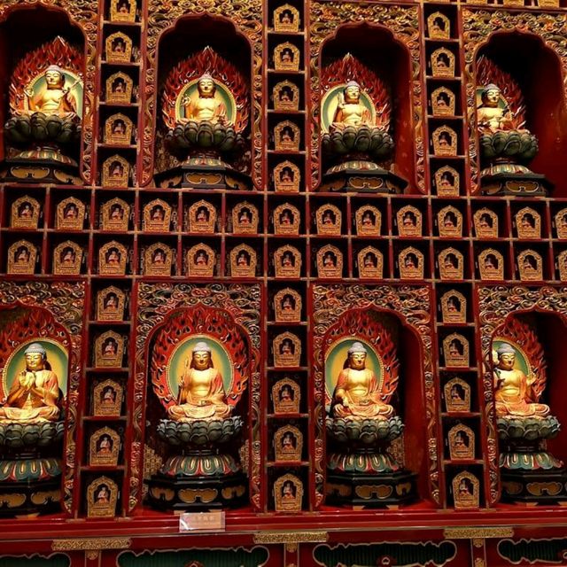 Buddha Tooth Relic Temple (Free)