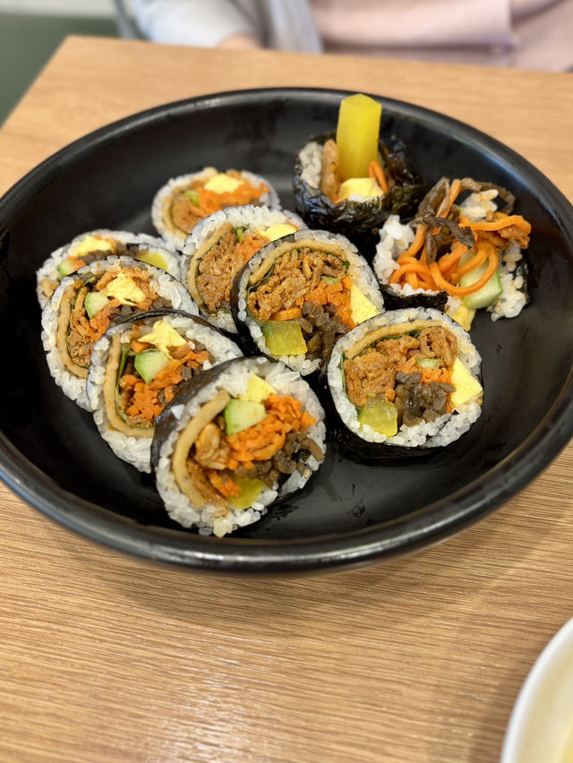 【韓国ソウル・長漢坪】手軽に、安く、美味しく！韓国の味を楽しむ「サダキムパッ 長漢平駅店」
