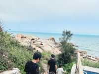 **🌊 汕頭南澳島｜隱藏版地質奇觀「田仔地質公園」免費打卡！海浪與億年礁石的震撼對話**  