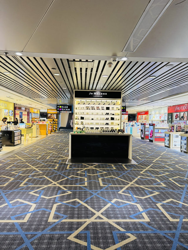 KLIA 1: Shopping Paradise Before Takeoff