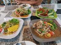 ส้มตำสะพานปลาขลุง