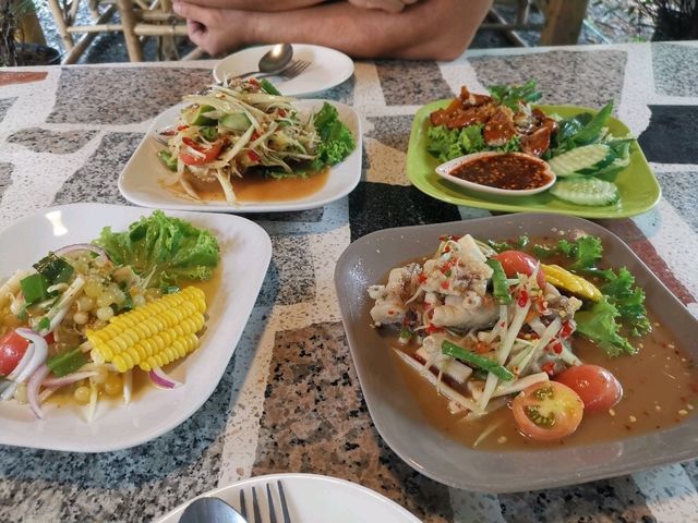 ส้มตำสะพานปลาขลุง