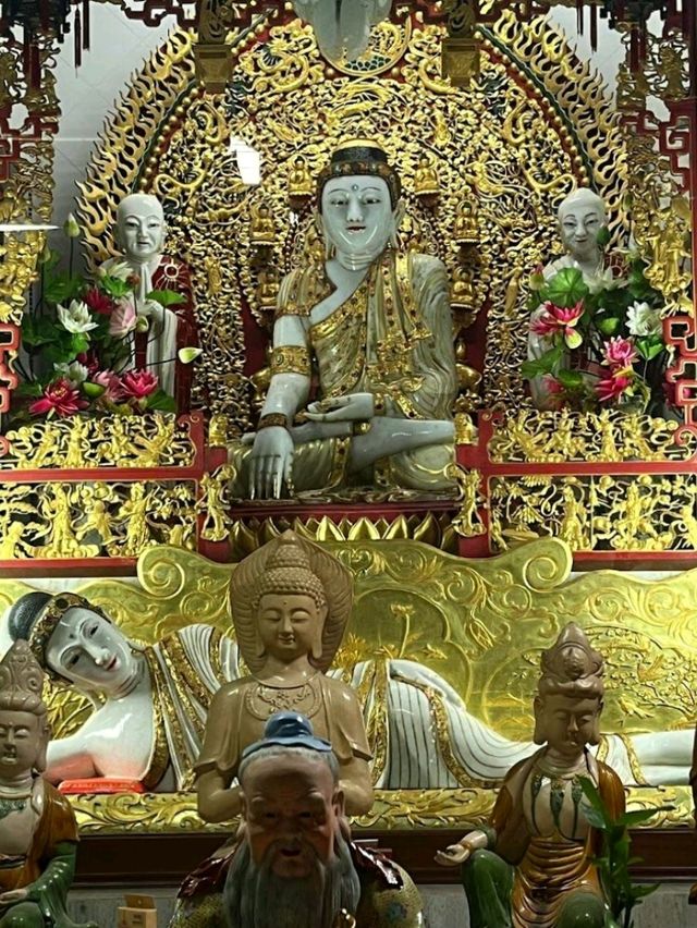 Sam poh Tong Temple