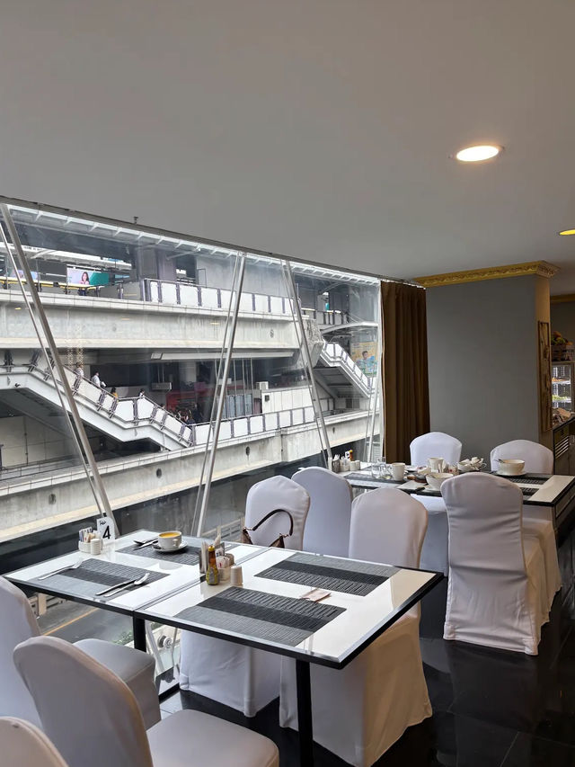 Skytrain & Skyline: The i Residence Silom Experience