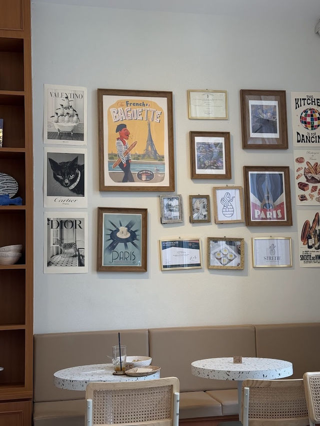 Sirene Cafe & Restaurant Hatyai, French Flair Meets Cozy Elegance