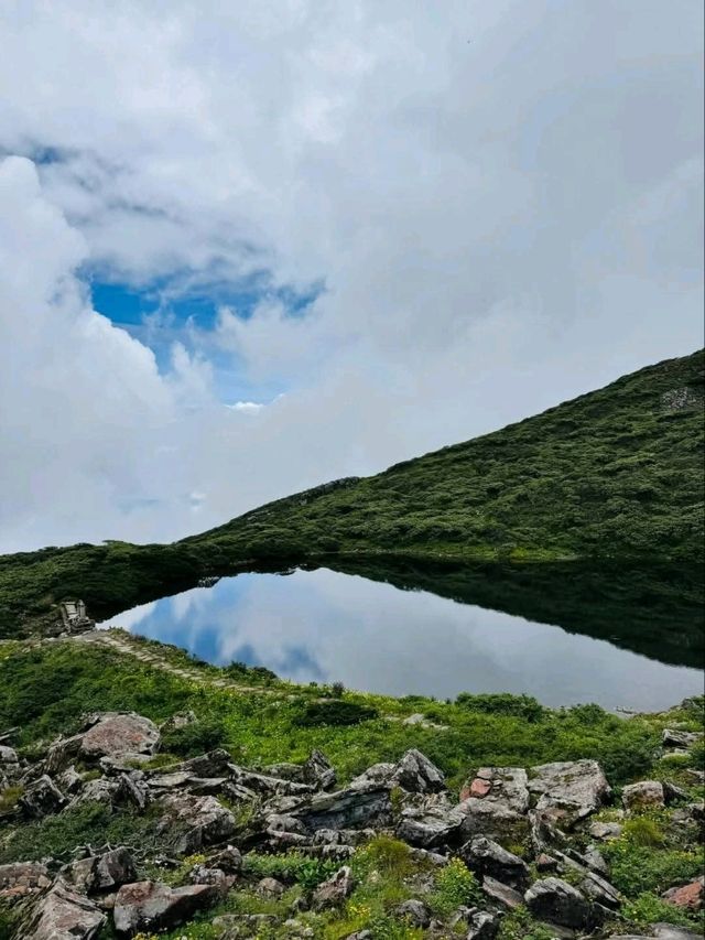 “The Cloudy Crown of Dali”